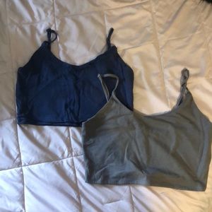 2 Crop Tops